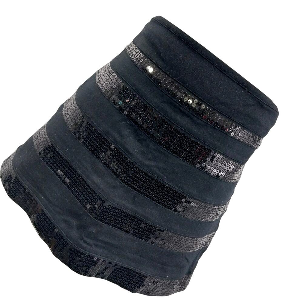 EXPRESS! ADORABLE BLACK ON BLACK SEQUINNED/STRIPED STRETCH MINI SKIRT! SZ 10